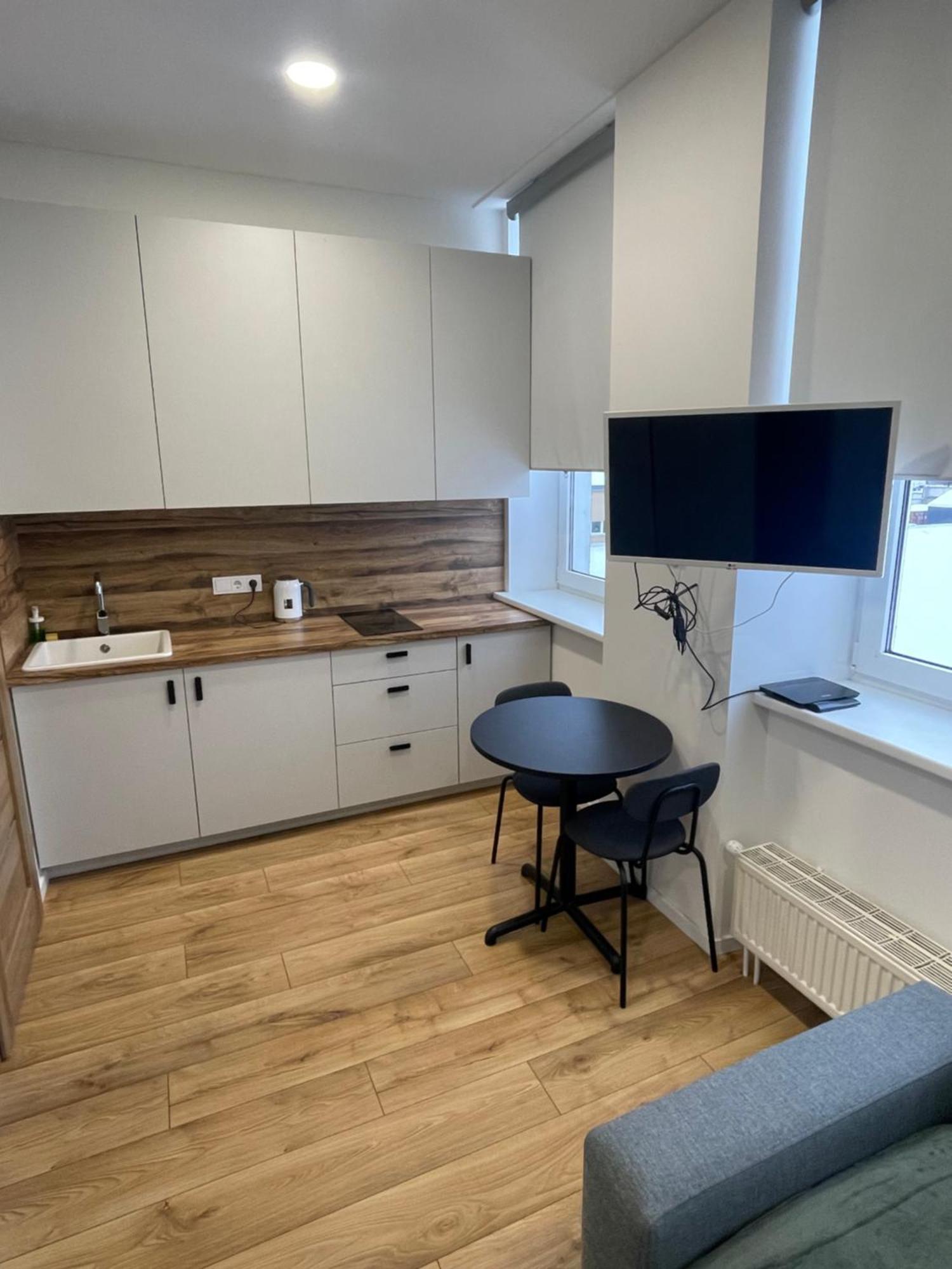 Airport Apartment 32 Self Check-In Free Parking VNO Eksteriør billede